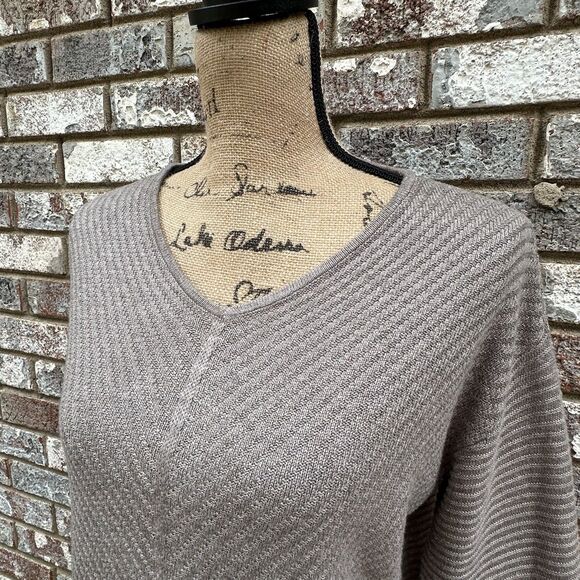 Chicos Touch Of Cashmere Sweater Sz 0 US 4 Quiet Luxury Minimalist Casual Office - Picture 15 of 16